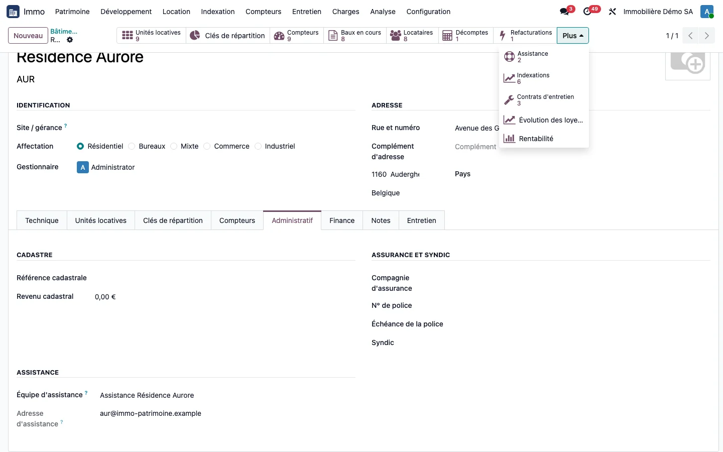 Bloc Assistance du bâtiment : Résidence Aurore, page Administratif : l'équipe Assistance Résidence Aurore et son adresse aur@, dérivée du code AUR ; le bouton Assistance compte 2 tickets ouverts.